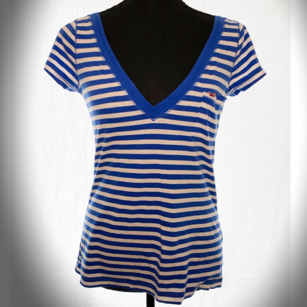 👛5 FOR $15! Hollister Short Sleeve T-Shirt w/pocket